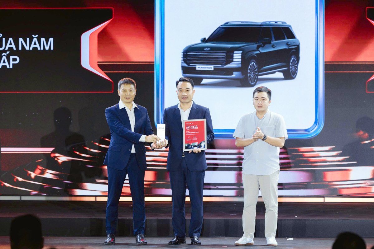 Hyundai Palisade Hybrid nhận giải tại Car Choice Awards 2026